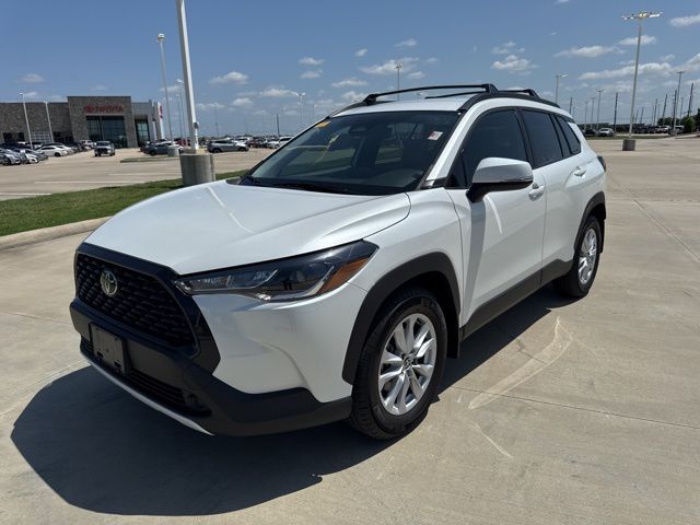 2024 Toyota Corolla Cross LE