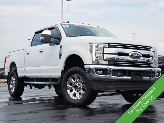 2019 Ford F-250 Super Duty Lariat Crew Cab 4WD    