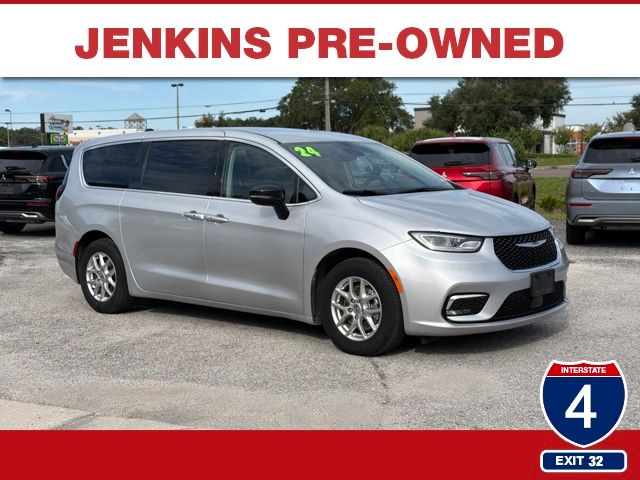 Silver Mist Clearcoat 2024 Chrysler Pacifica Minivan Front-Wheel Drive 9-Speed Automatic