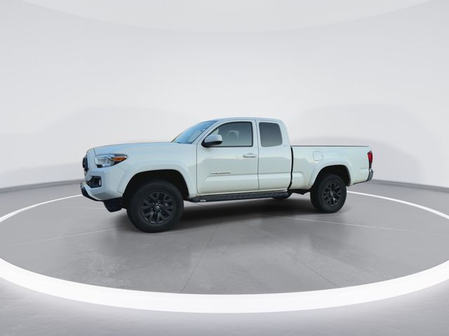 Used 2020 White Toyota SR5 image 5