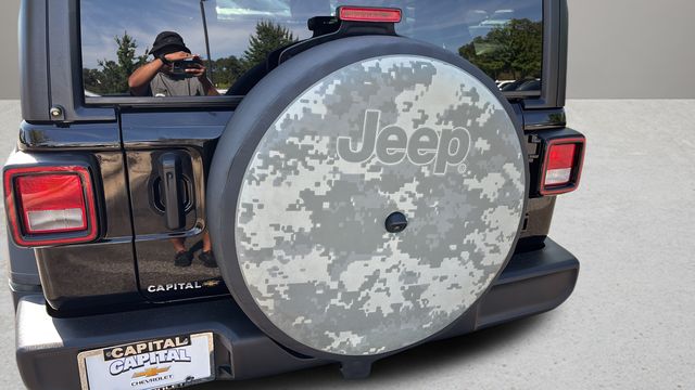 Used 2024 Black Jeep Sport S image 40