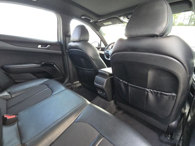 2021 Kia K5 GT-Line:B02116A