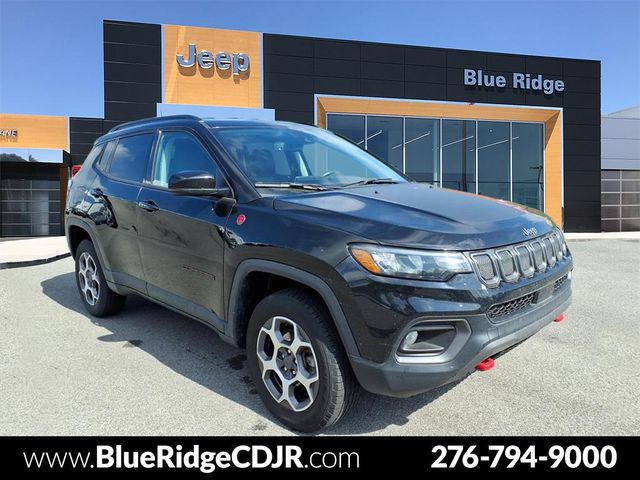 Diamond Black Crystal Pearlcoat 2022 Jeep Compass Trailhawk 4WD SUV / Crossover Four-Wheel Drive 9-Speed Automatic