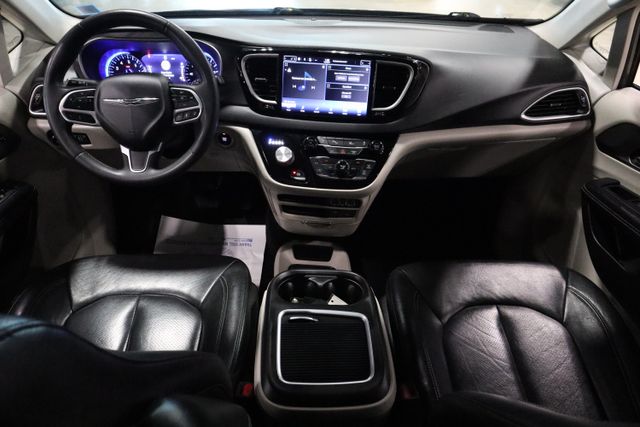 2022 Chrysler Pacifica Touring L 12