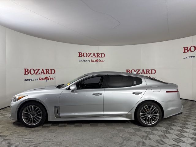 2018 Silky Silver Kia Stinger Base RWD Sedan