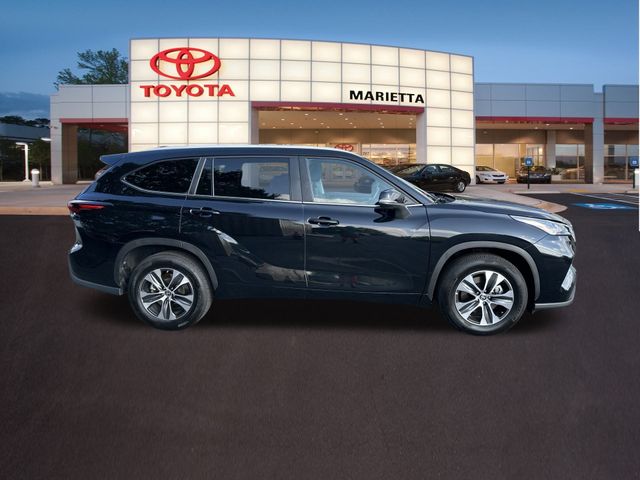 2024 Toyota Highlander XLE 33