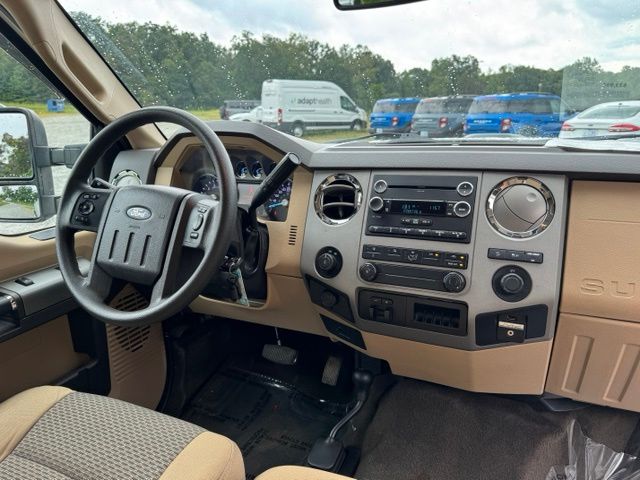 Used 2016 White Ford XLT image 15