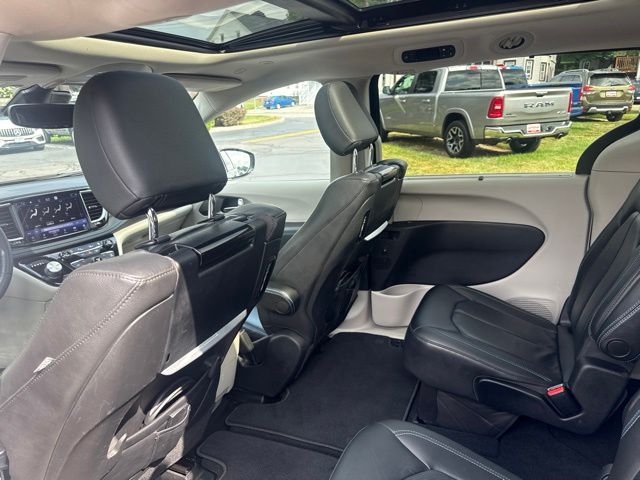 Used 2021 Chrysler Pacifica Van