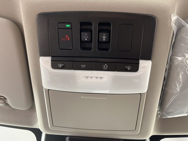 2025 Everest White Pearl Nissan Rogue SV FWD SUV