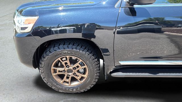 Used 2017 Black Toyota Base image 42