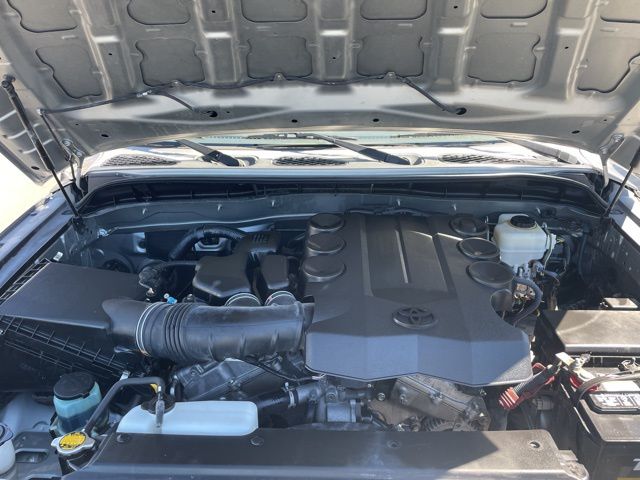 2011 Toyota FJ Cruiser Base 32