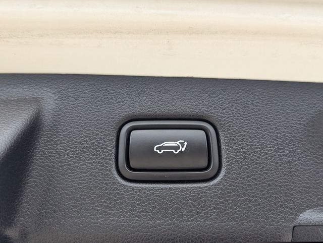 Used 2020 White Hyundai SEL image 29