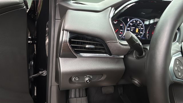 Used 2023 Black Chevrolet High Country image 22
