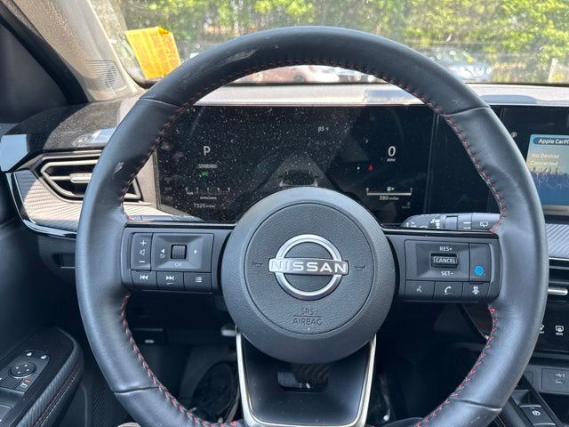Certified Used 2025 Gun Metallic/Super Black Nissan SR image 6