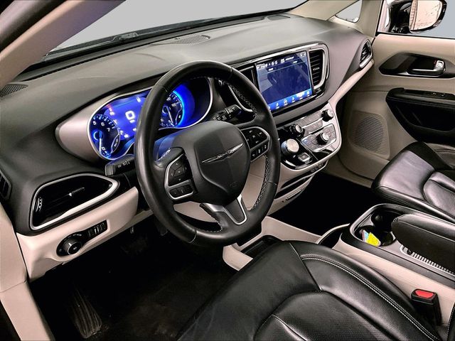 2022 Chrysler Pacifica Touring L - 11