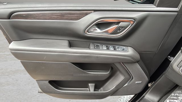 Used 2024 Black Chevrolet Z71 image 17