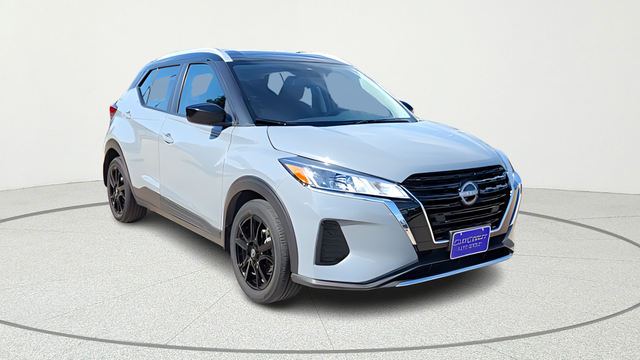 Gray/Super Black 2023 Nissan Kicks SV FWD SUV / Crossover Front-Wheel Drive Continuously Variable Transmission