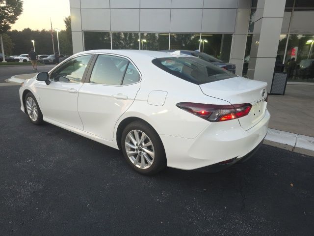 2024 Toyota Camry LE - Photo 7