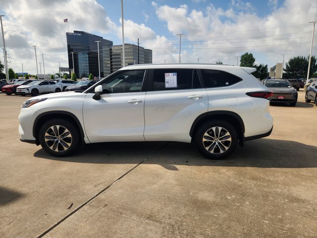 2024 Toyota Highlander XLE - 3