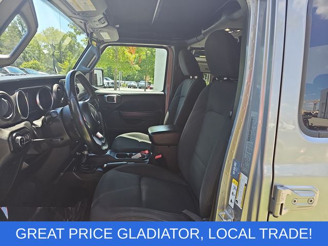 Used 2020 Silver Jeep Sport image 13
