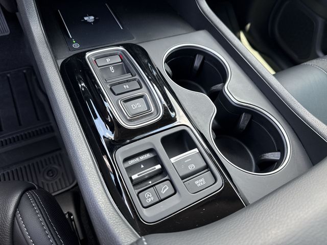 Used 2025 Honda Pilot SUV
