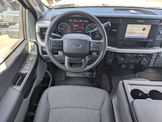 2025 Ford F-350 Super Duty Chassis Cab XL - Photo 16