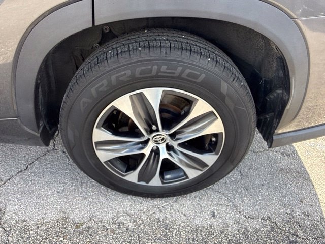 2021 Toyota Highlander - $29,888