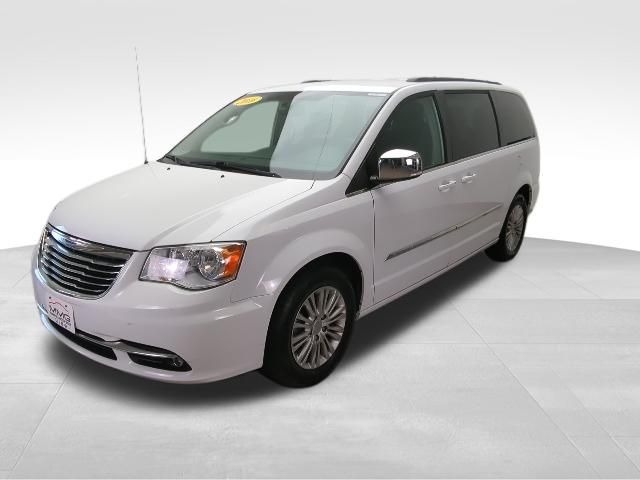 2016 Chrysler Town & Country Touring-L
