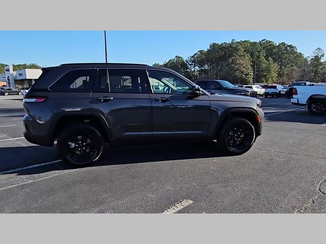 2026 Jeep Grand Cherokee Altitude 4x4