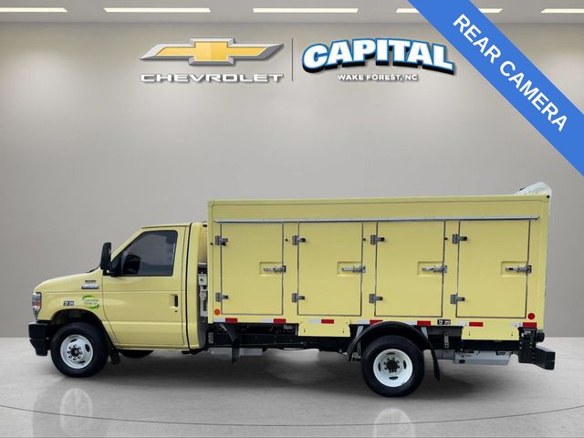 Used 2022 Yellow Ford Base image 4