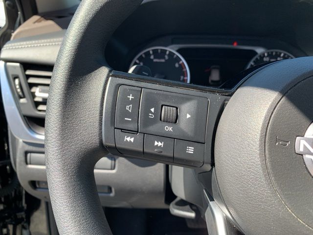 2023 Nissan Rogue SV photo