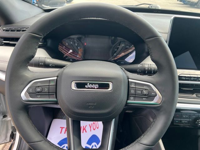 2025 Jeep Compass Limited - Bright White Clearcoat exterior view 16
