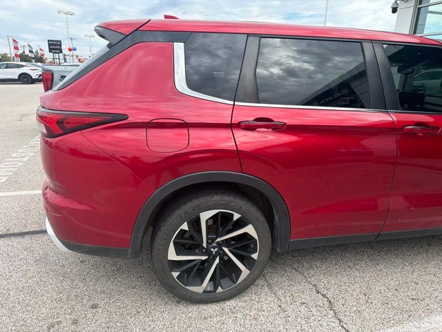 Certified Used 2022 Red Mitsubishi SE image 7