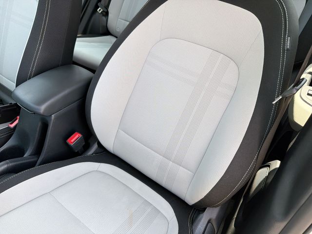 Used 2025 White Hyundai SEL image 14