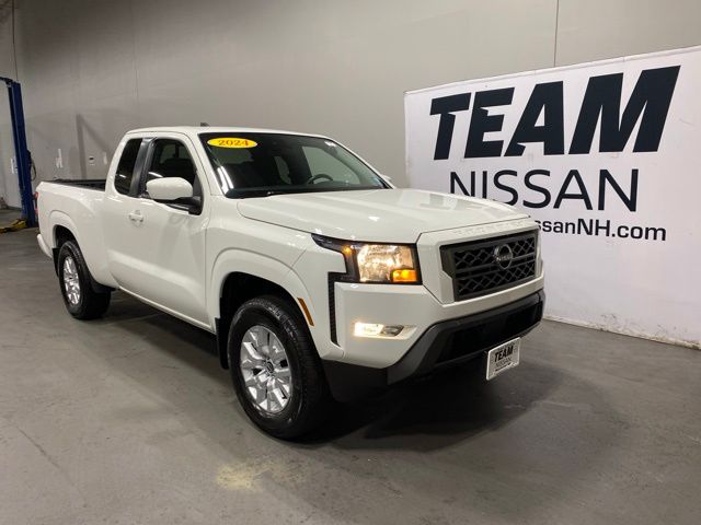 Glacier White 2024 Nissan Frontier Pickup Truck Four-Wheel Drive 9-Speed Automatic Overdrive