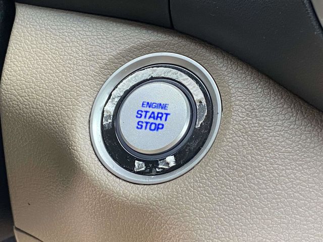 2019 Dazzling White Hyundai Tucson Ultimate FWD SUV