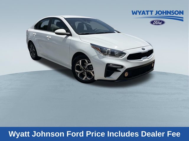 Clear White 2021 Kia Forte Sedan Front-Wheel Drive Continuously Variable Transmission