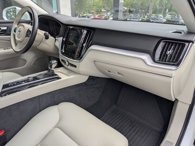 Used 2020 Volvo S60 T5 Momentum 4D Sedan