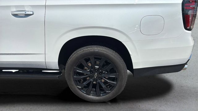 Used 2024 Beige Chevrolet High Country image 36