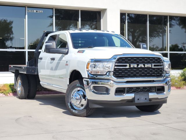 Bright White Clearcoat 2024 RAM 3500 Chassis Pickup Truck Four-Wheel Drive 6-Speed Automatic