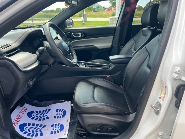 2025 Jeep Compass Limited - Bright White Clearcoat exterior view 12