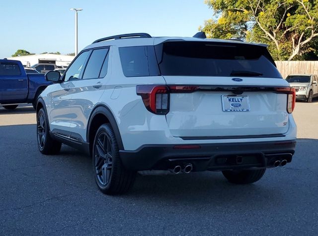 2025 Ford Explorer ST-Line 9