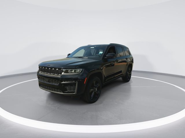 New 2026 Diamond Black Crystal Pearl-Coat Exterior Paint Jeep Limited image 3