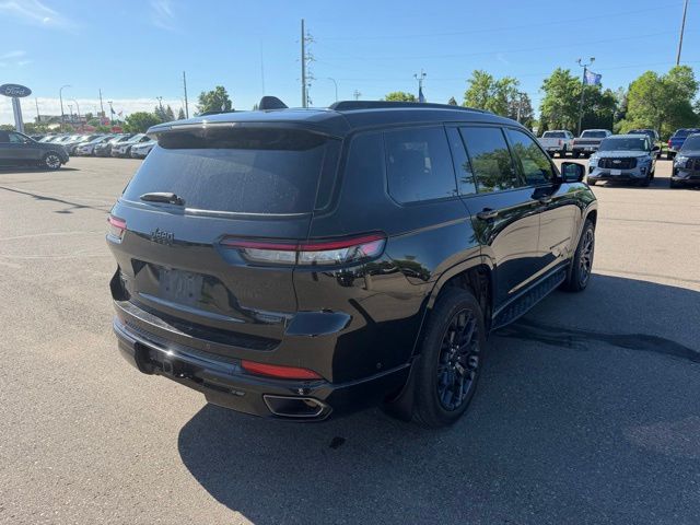 2024 Diamond Black Crystal Pearlcoat Jeep Grand Cherokee L Summit 4X4 SUV