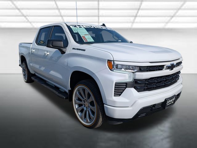 Summit White 2026 Chevrolet Silverado 1500 Pickup Truck Four-Wheel Drive Automatic