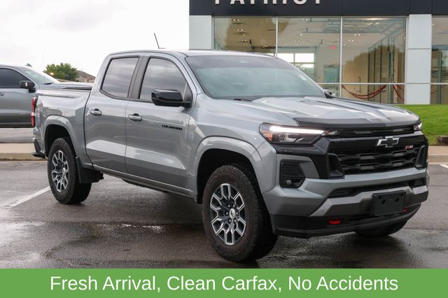 Sterling Gray Metallic 2025 Chevrolet Colorado Pickup Truck Four-Wheel Drive 8-Speed Automatic
