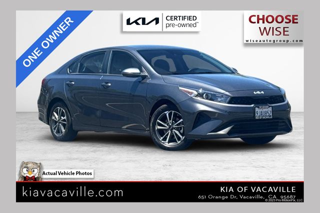 2023 Kia Forte LXS AT's photo