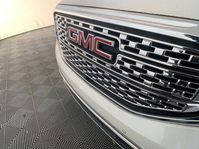 2017 GMC Acadia Denali 35