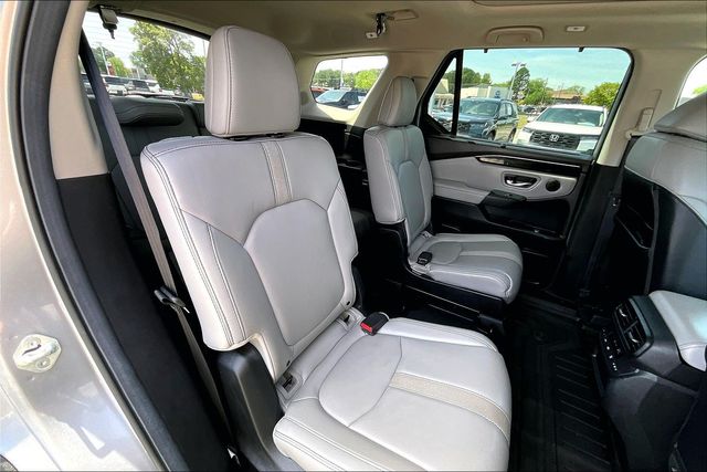 Used 2025 Honda Pilot Touring 4D Sport Utility