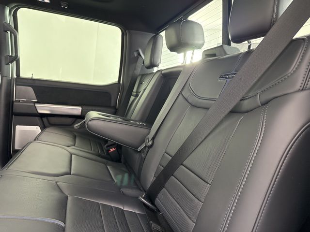 2025 Star White Metallic Tri-Coat Ford Super Duty F-350 SRW Platinum 4X4 Truck